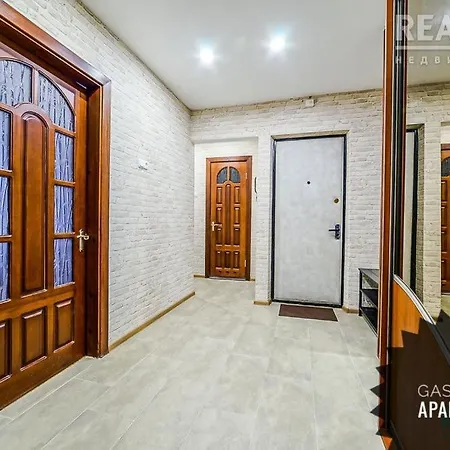 Apartment 3 Near Metro Vostok And Dana Mall Gaspadar *