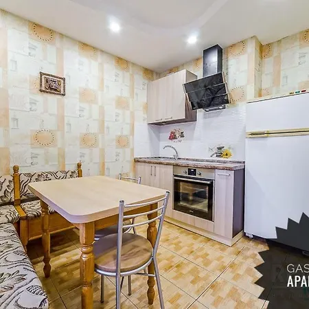 3 Near Metro Vostok And Dana Mall Gaspadar Apartment *